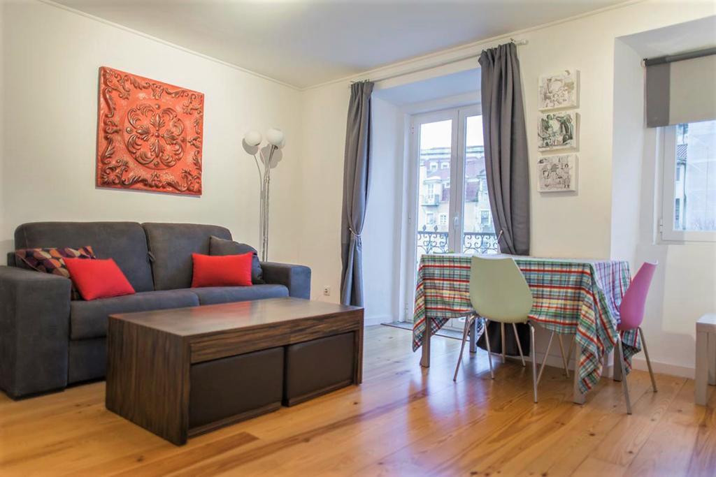 Apartamento Martires Da Patria Lisboa Екстериор снимка